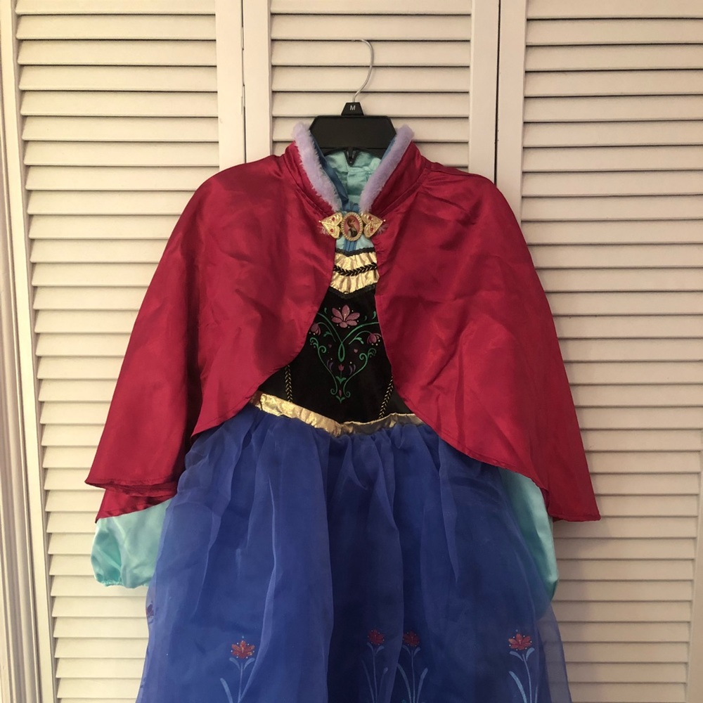 🧡🖤🧡🖤 Disney Anna Costume with Detachable Cape